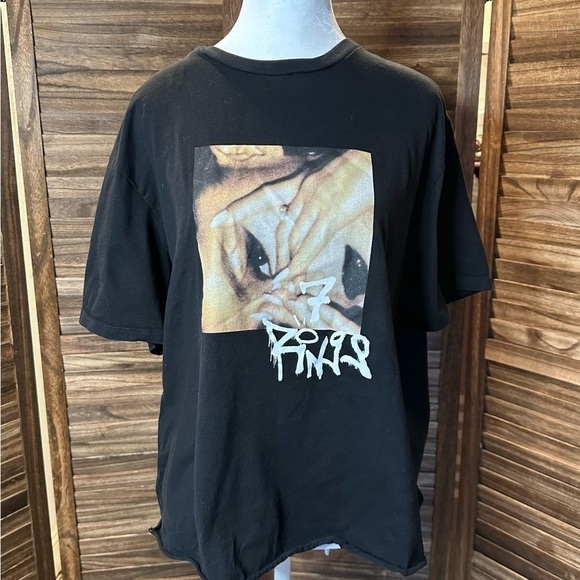 Ariana Grande 7 Rings Cropped Tee Shirt - Picture 1 of 7